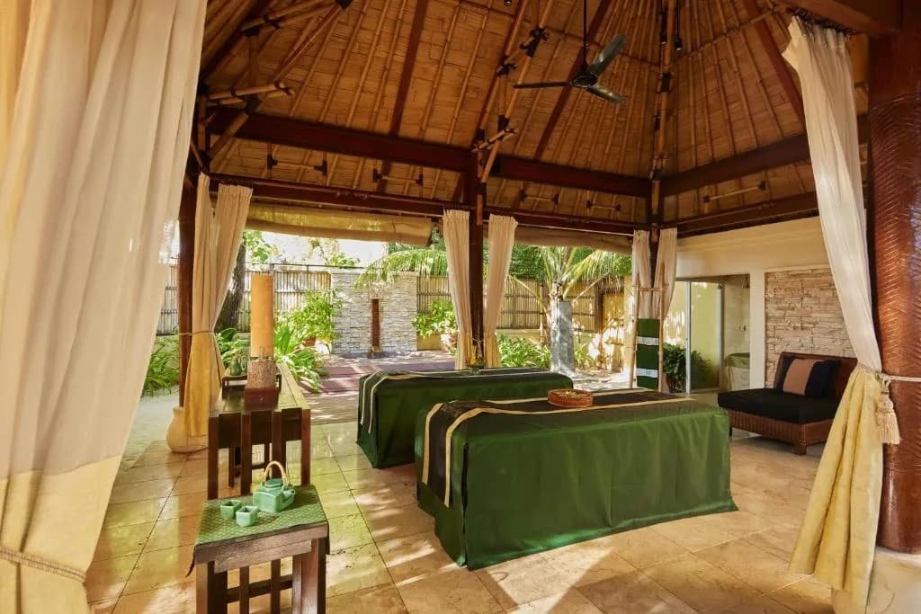 Banyan Tree Vabbinfaru-4.jpg