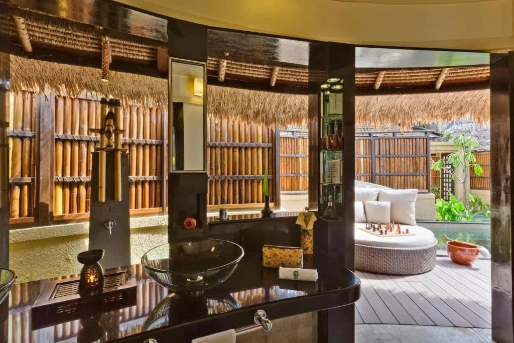 Banyan Tree Vabbinfaru-3.jpg