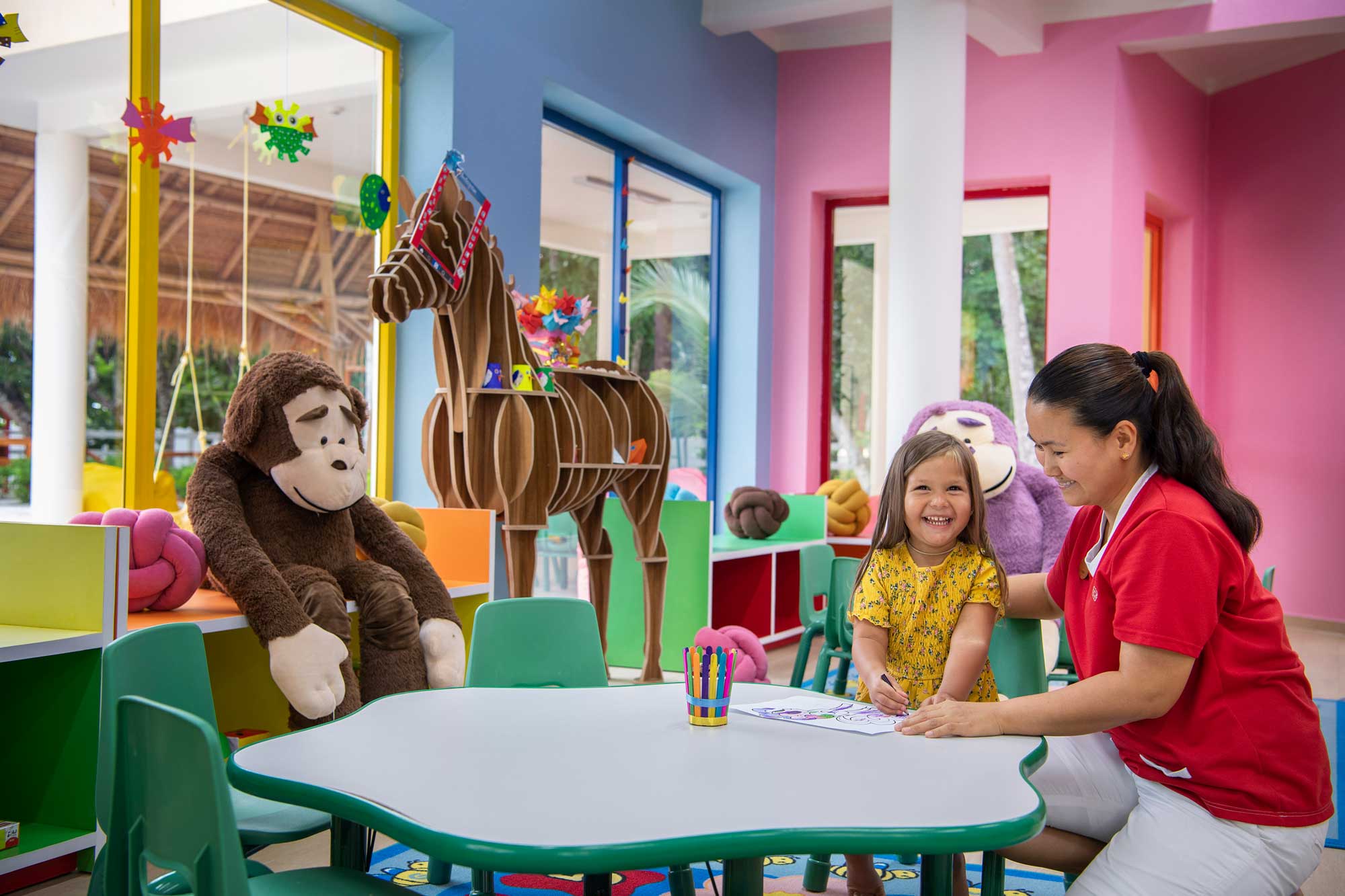 Maldivler'de cocuk dostu resort kids club alani