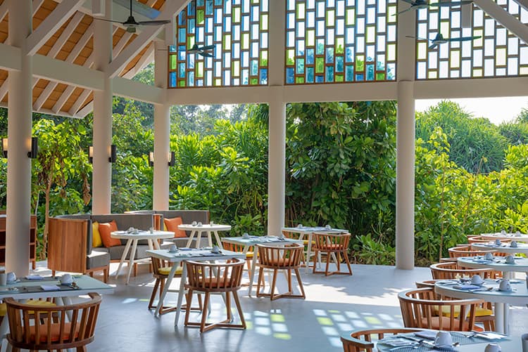 Maldivler resort restoraninda odeme ve harcama planlamasi