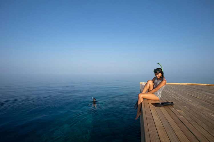 Gnaviyani Atoll'de reef ve deniz yasami gorunumu