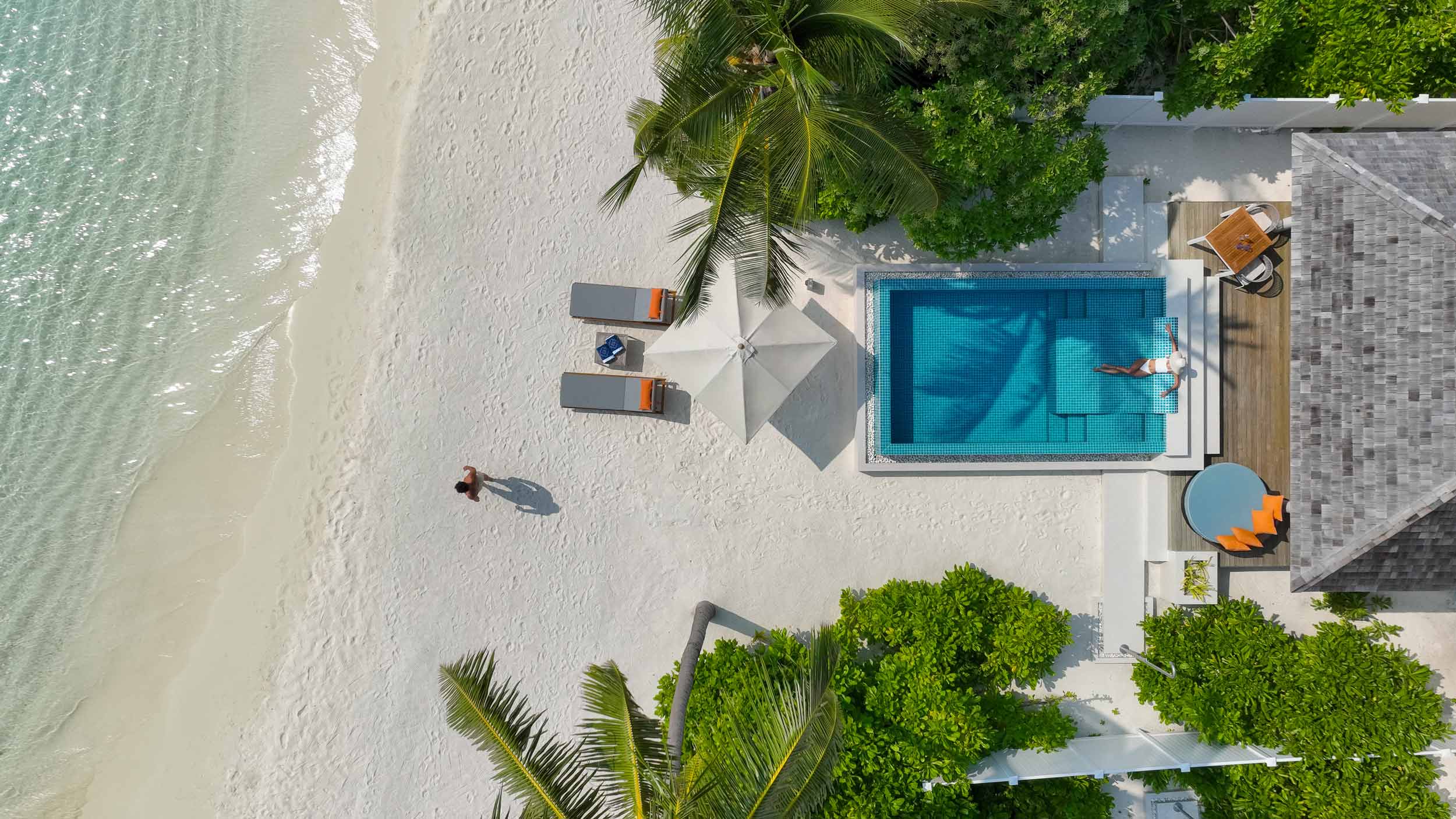 South Male Atoll'de ada ve lagun gorunumu