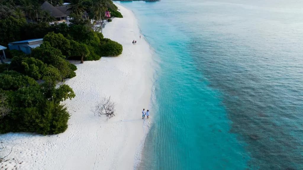ifuru-Island-Maldives-8.jpg